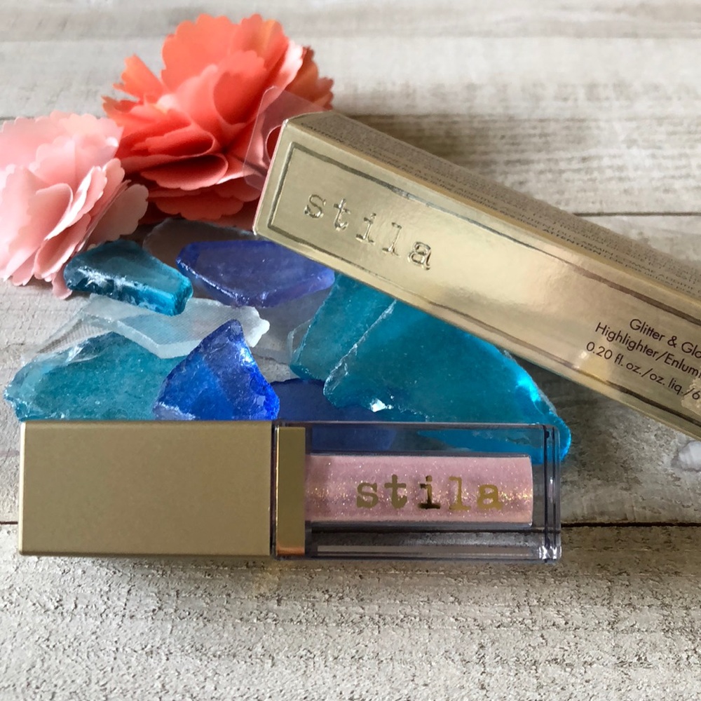 Stila monarch glitter and glow highlighter